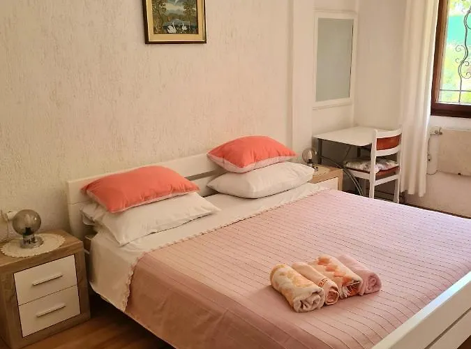 Apartment Nadija *